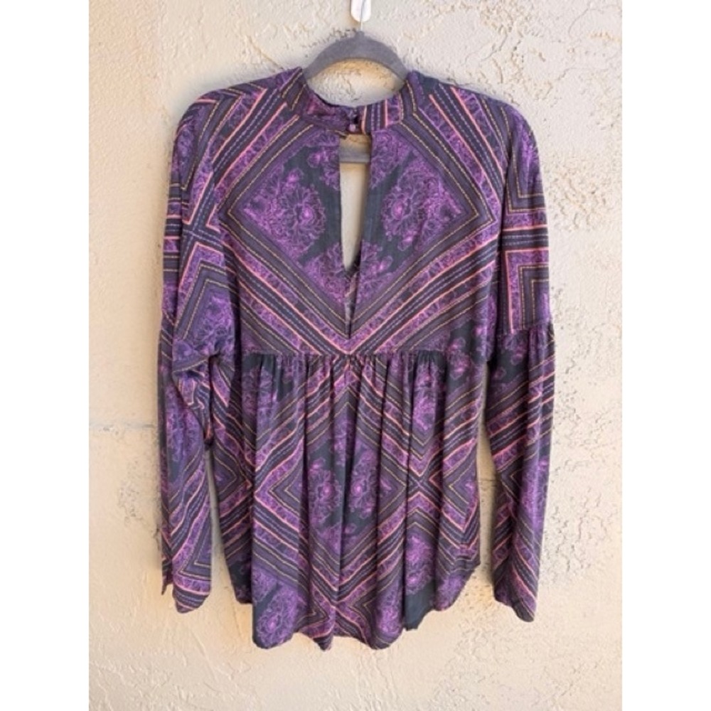 Free People Purple Medallion Walking on a dream Keyhole Blouse Tunic LARGE Boho - Picture 2 of 12